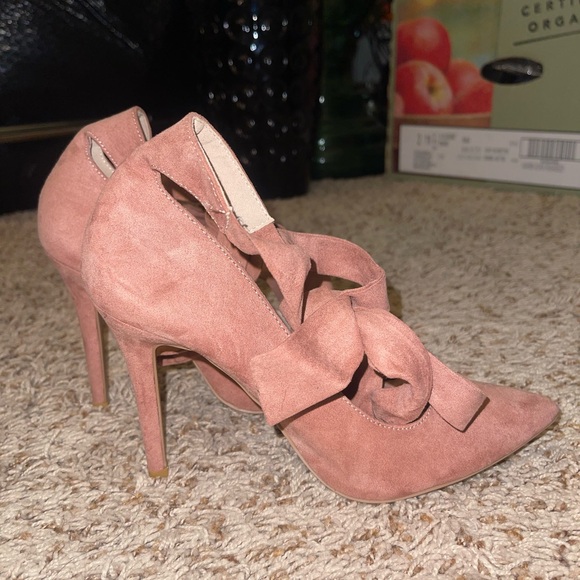 Heels - Picture 4 of 5